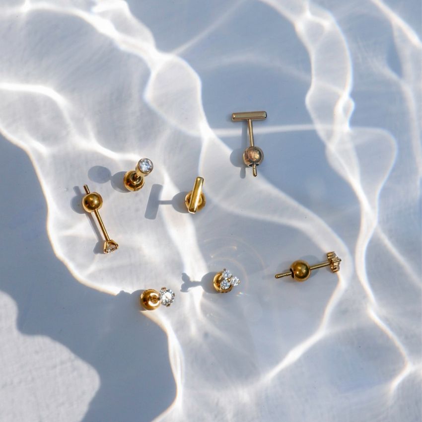 【MAISON MIRU】CRYSTAL TRINITY FLAT BACKピアス Crystal Trinity Threaded Flat Back Earring in 14k Gold